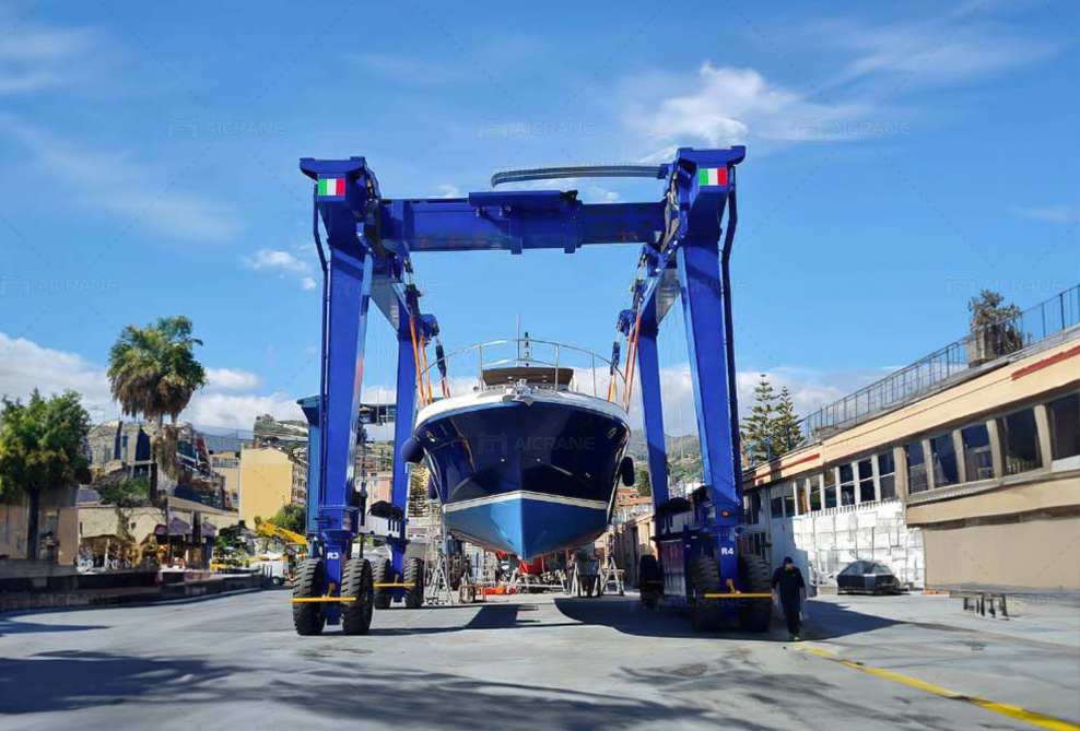 120-тонный передвижный кран для яхт