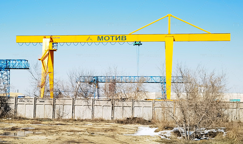 Козловой кран 20 тонн работает в Казахстане