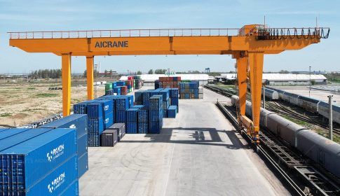 AICRANE контейнерный козловой кран 45 тонн в Казахстане