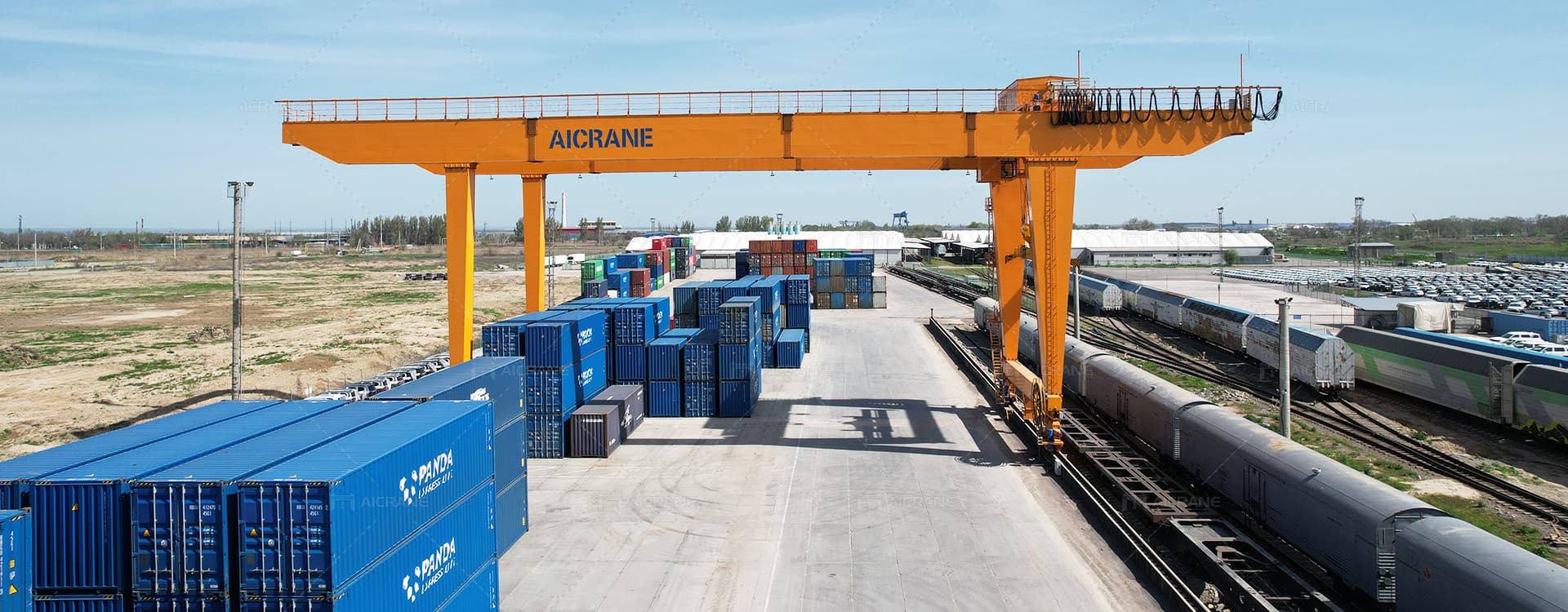 AICRANE контейнерный козловой кран 45 тонн в Казахстане