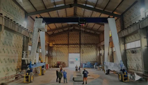 20-тонный козловой кран на пневмоходу в России